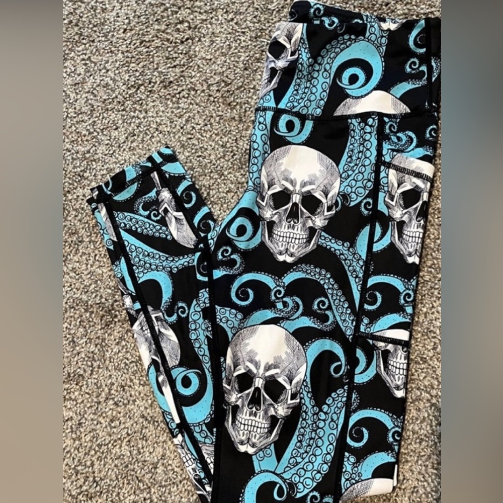 CVG Kraken Skull Capri Leggings